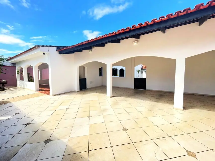 Foto 4 de Casa com 5 quartos para alugar em Iguape - SP