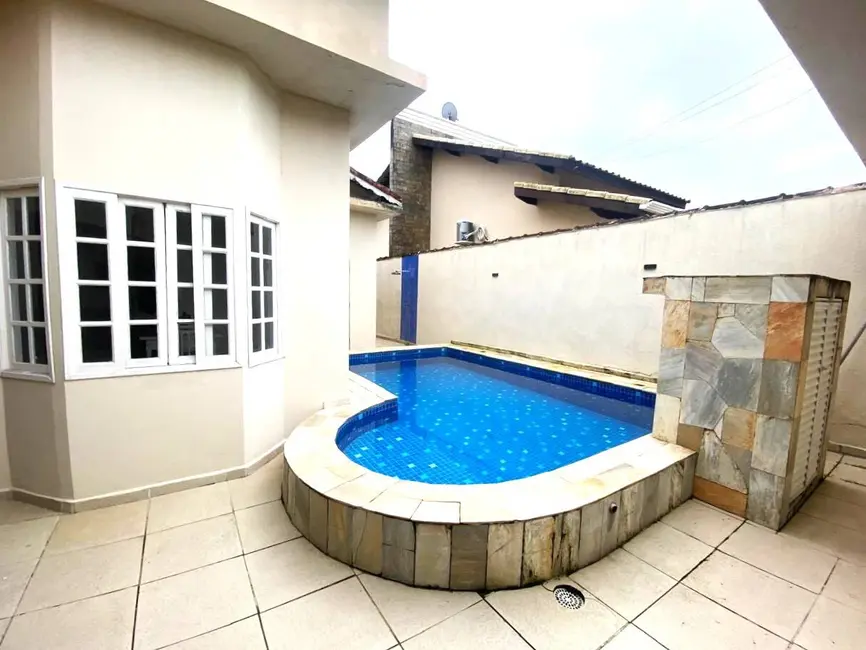 Casa com 3 quartos à venda e para alugar, 250m2 em Iguape - SP - imagem 4 Foto 4 de Casa com 3 quartos à venda e para alugar, 250m2 em Iguape - SP