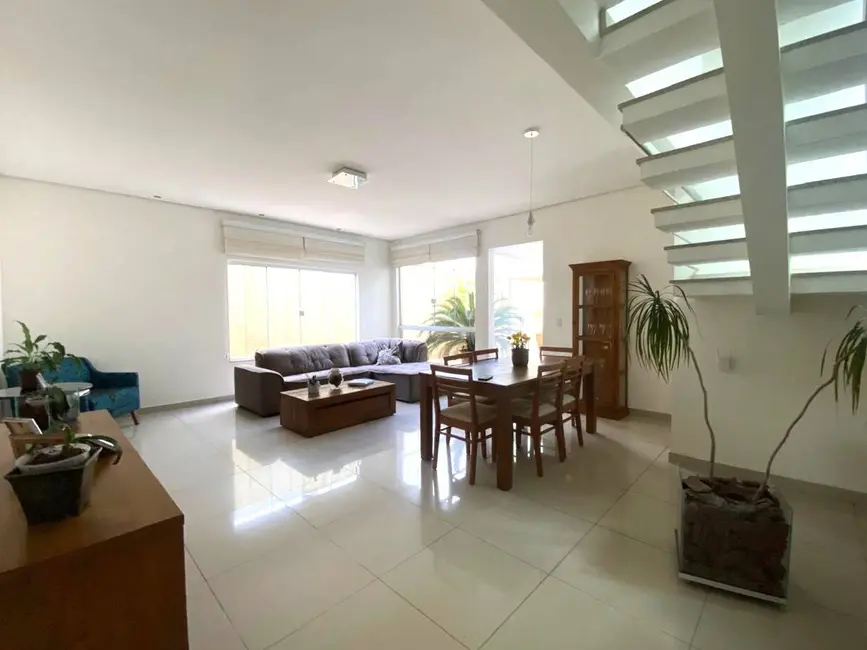 Foto 2 de Casa com 4 quartos à venda, 310m2 em Iguape - SP