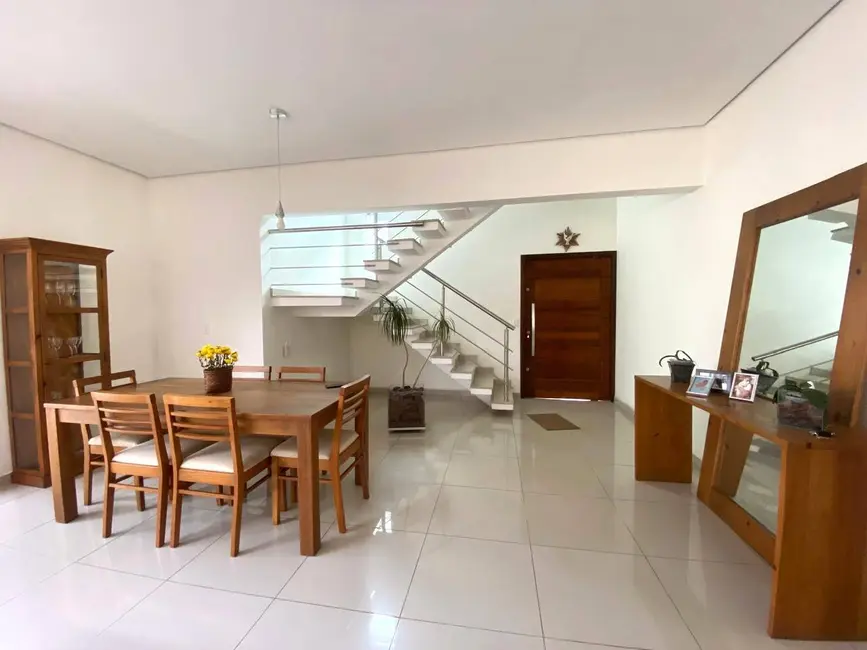 Foto 4 de Casa com 4 quartos à venda, 310m2 em Iguape - SP