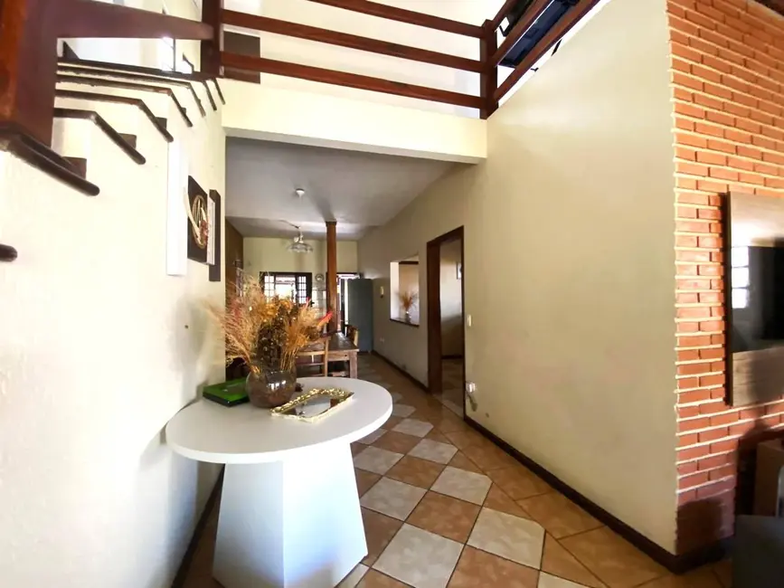 Foto 2 de Casa com 4 quartos para alugar em Iguape - SP