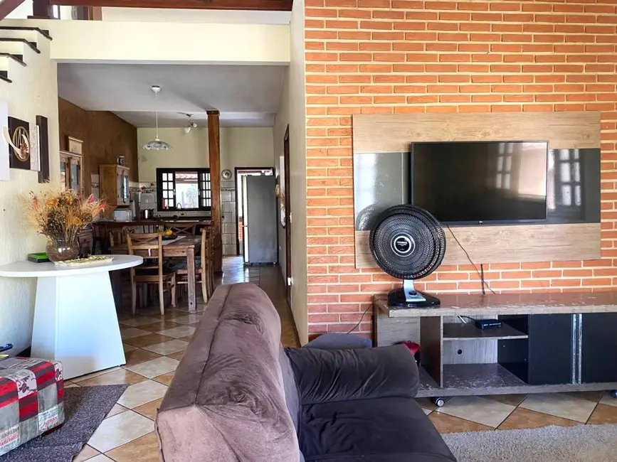 Foto 4 de Casa com 4 quartos para alugar em Iguape - SP