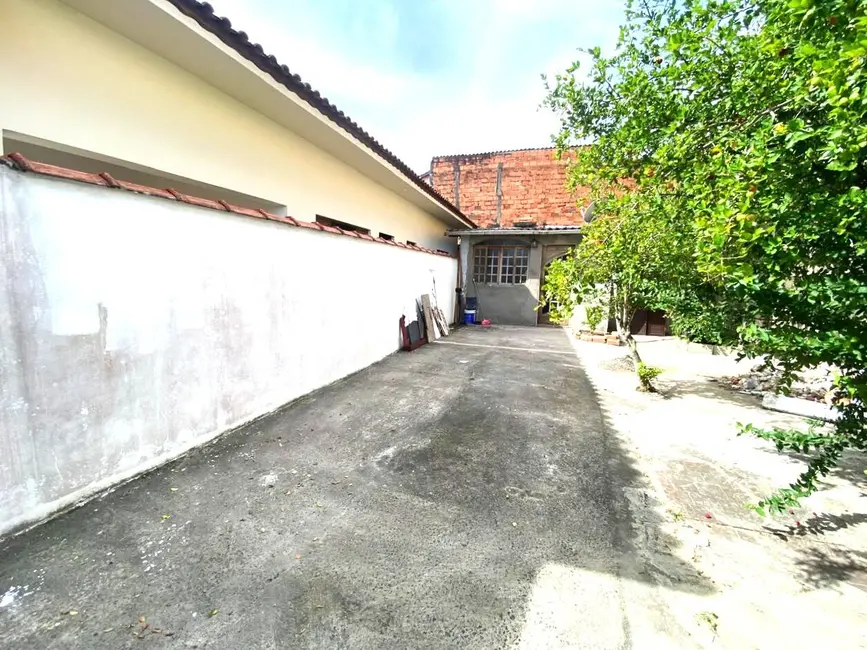 Foto 2 de Casa com 2 quartos à venda, 126m2 em Centro, Iguape - SP