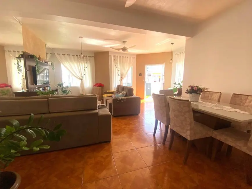 Foto 4 de Casa com 3 quartos à venda, 256m2 em Iguape - SP