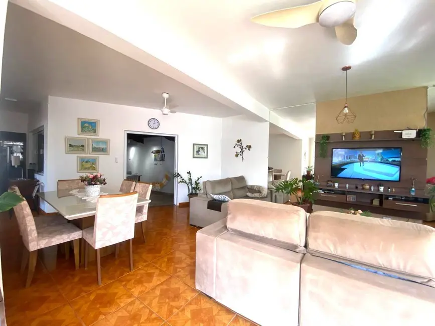 Foto 6 de Casa com 3 quartos à venda, 256m2 em Iguape - SP