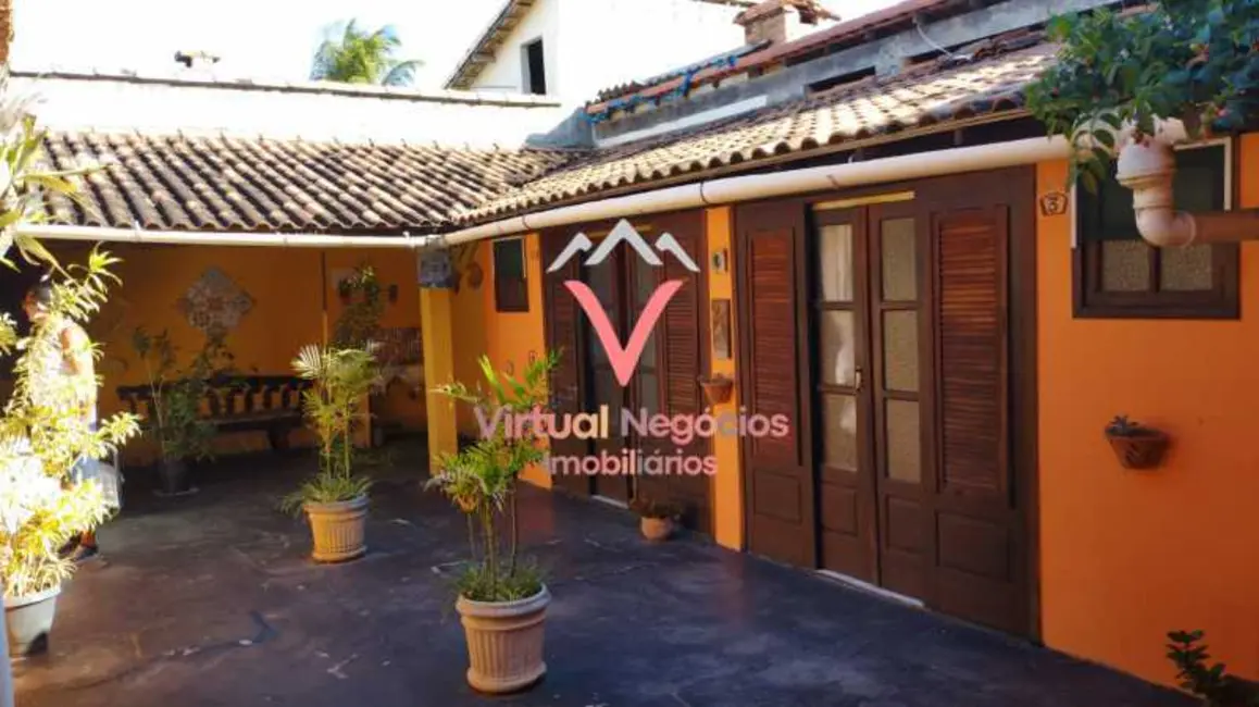 Foto 9 de Casa com 11 quartos à venda, 400m2 em Saquarema - RJ