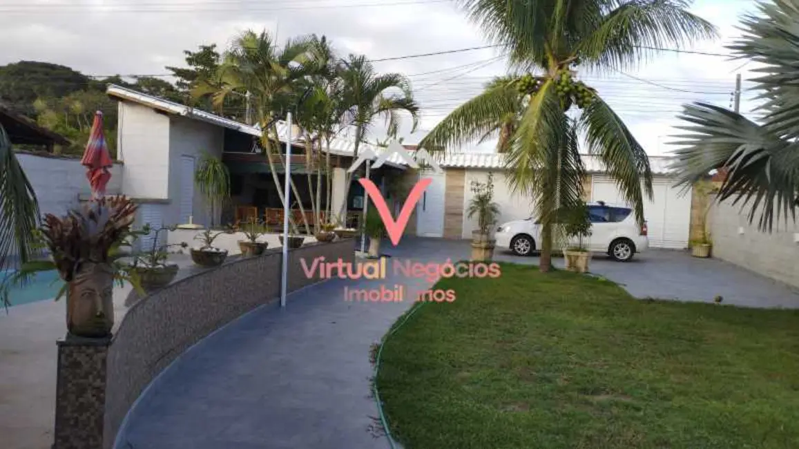 Foto 1 de Casa com 3 quartos à venda, 230m2 em Saquarema - RJ