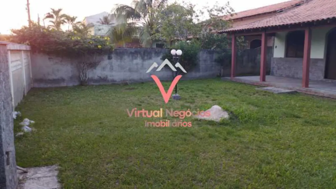 Foto 2 de Casa com 2 quartos à venda, 120m2 em Saquarema - RJ