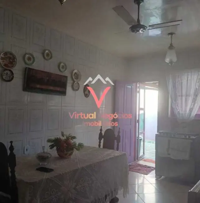 Foto 3 de Casa com 5 quartos à venda, 210m2 em Saquarema - RJ