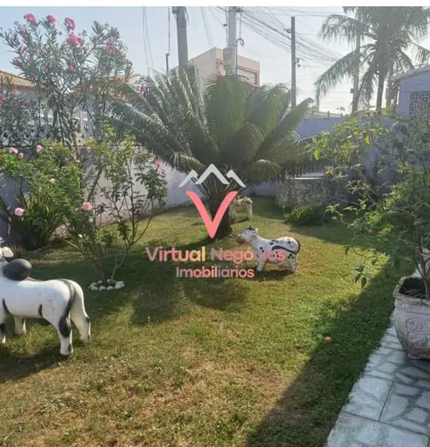 Foto 8 de Casa com 5 quartos à venda, 210m2 em Saquarema - RJ