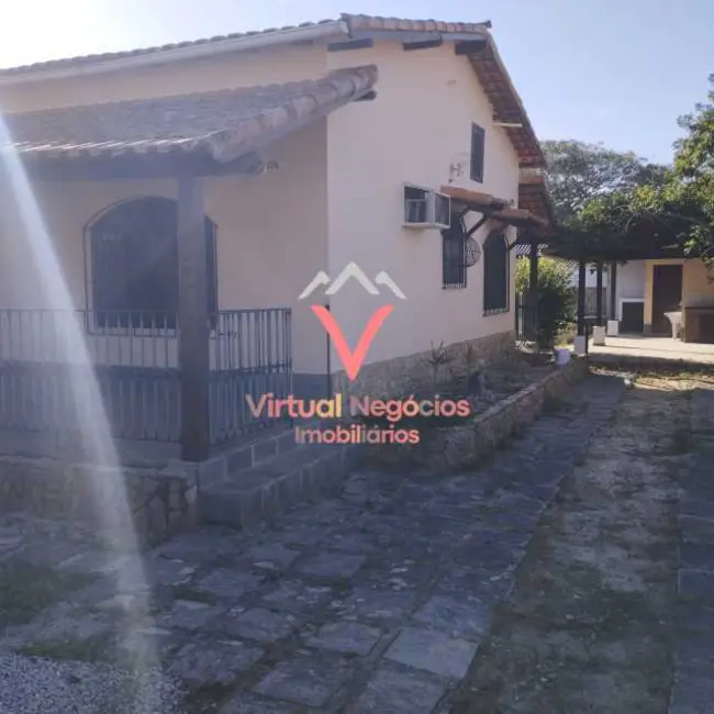 Foto 2 de Casa com 3 quartos à venda, 160m2 em Saquarema - RJ