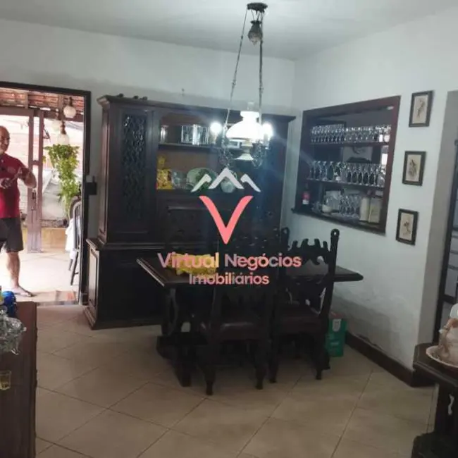 Casa com 5 quartos à venda, 200m2 em Saquarema - RJ - imagem 5 Foto 5 de Casa com 5 quartos à venda, 200m2 em Saquarema - RJ