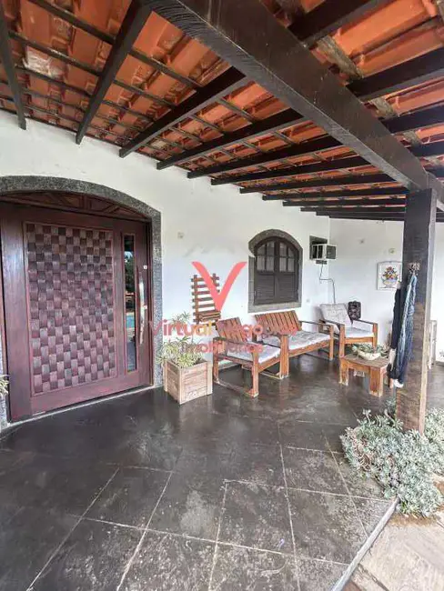Foto 2 de Casa com 3 quartos à venda, 250m2 em Saquarema - RJ
