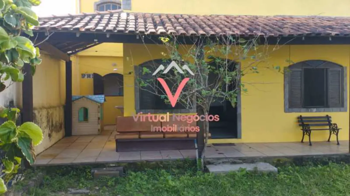 Foto 3 de Casa com 8 quartos à venda, 320m2 em Saquarema - RJ