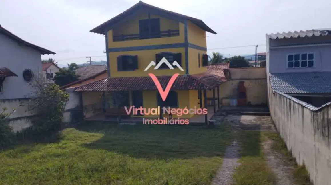 Foto 1 de Casa com 8 quartos à venda, 320m2 em Saquarema - RJ