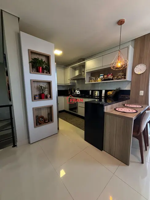 Foto 2 de Casa com 3 quartos à venda, 280m2 em Córrego Grande, Florianopolis - SC