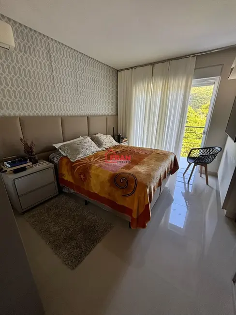 Foto 9 de Casa com 3 quartos à venda, 280m2 em Córrego Grande, Florianopolis - SC