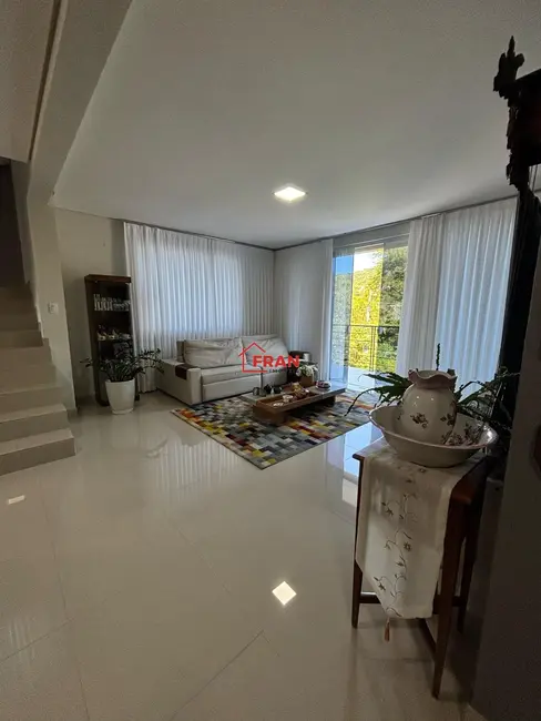 Foto 1 de Casa com 3 quartos à venda, 280m2 em Córrego Grande, Florianopolis - SC