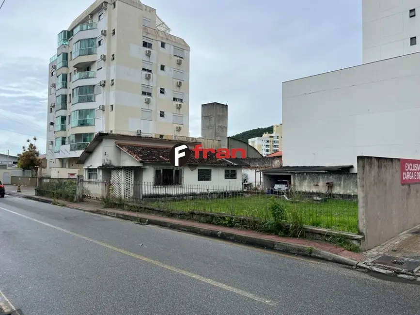 Foto 1 de Terreno / Lote à venda, 587m2 em Saco dos Limões, Florianopolis - SC