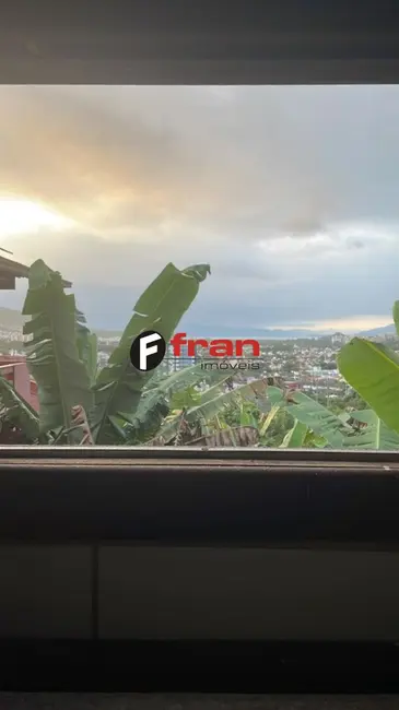 Foto 1 de Casa com 6 quartos à venda, 200m2 em Córrego Grande, Florianopolis - SC