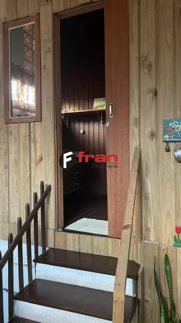 Casa com 6 quartos à venda, 200m2 em Córrego Grande, Florianopolis - SC - imagem 9 Foto 9 de Casa com 6 quartos à venda, 200m2 em Córrego Grande, Florianopolis - SC