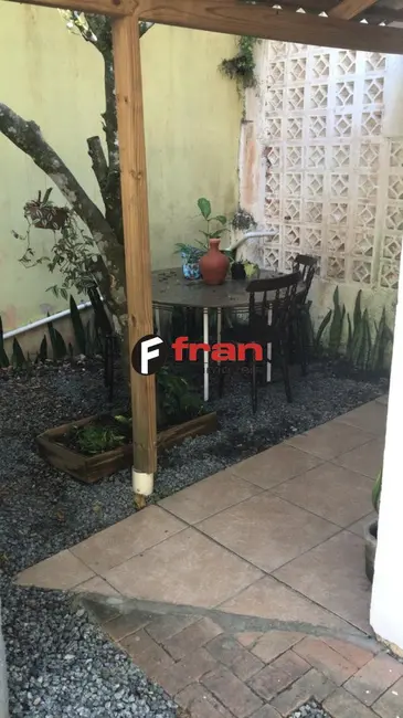 Casa com 6 quartos à venda, 200m2 em Córrego Grande, Florianopolis - SC - imagem 3 Foto 3 de Casa com 6 quartos à venda, 200m2 em Córrego Grande, Florianopolis - SC