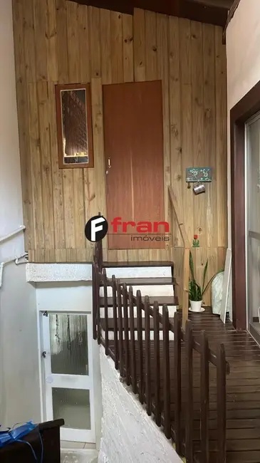 Casa com 6 quartos à venda, 200m2 em Córrego Grande, Florianopolis - SC - imagem 4 Foto 4 de Casa com 6 quartos à venda, 200m2 em Córrego Grande, Florianopolis - SC