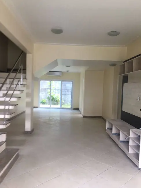 Apartamento com 4 quartos para alugar, 300m2 em Flores, Manaus - AM - imagem 4 Foto 4 de Apartamento com 4 quartos para alugar, 300m2 em Flores, Manaus - AM