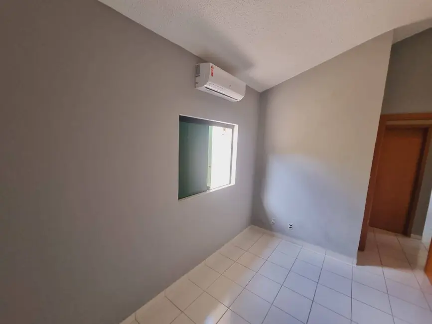 Casa com 3 quartos para alugar em Tarumã, Manaus - AM - imagem 7 Foto 7 de Casa com 3 quartos para alugar em Tarumã, Manaus - AM