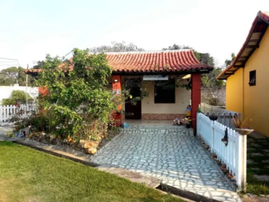 Foto 5 de Casa com 2 quartos à venda, 80m2 em Araruama - RJ