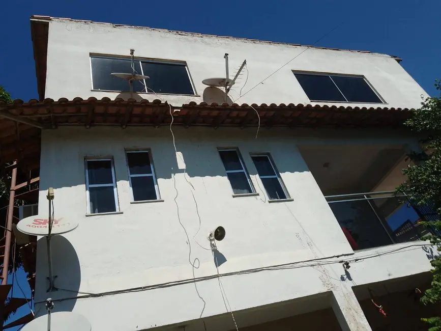 Foto 1 de Casa com 8 quartos à venda, 340m2 em Araruama - RJ