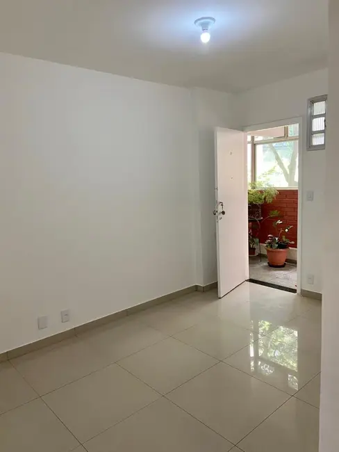 Apartamento com 2 quartos à venda, 51m2 em Vila Olímpia, São Paulo - SP - imagem 3 Foto 3 de Apartamento com 2 quartos à venda, 51m2 em Vila Olímpia, São Paulo - SP