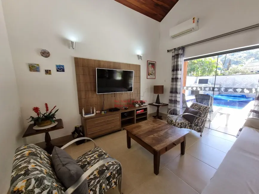 Foto 1 de Casa de Condomínio com 4 quartos à venda, 330m2 em Ubatuba - SP