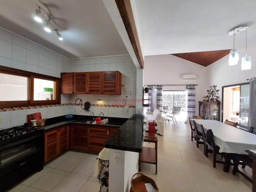 Foto 9 de Casa de Condomínio com 4 quartos à venda, 330m2 em Ubatuba - SP