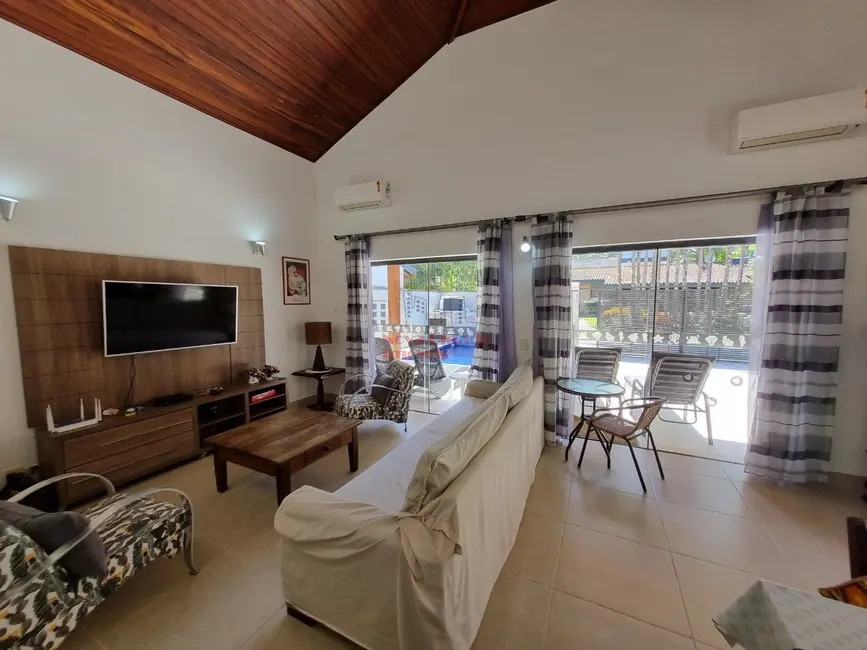 Foto 3 de Casa de Condomínio com 4 quartos à venda, 330m2 em Ubatuba - SP