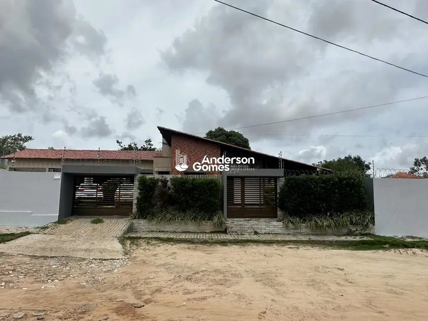 Foto 1 de Casa com 4 quartos à venda, 360m2 em Candelária, Natal - RN