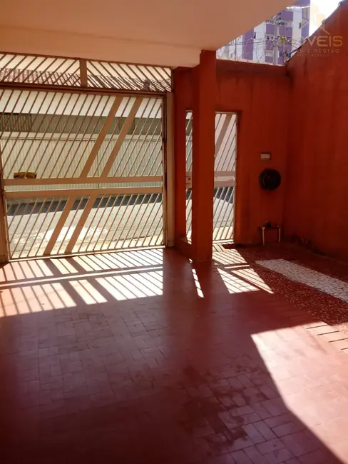 Foto 1 de Sobrado com 3 quartos para alugar, 280m2 em Vila Mesquita, Bauru - SP