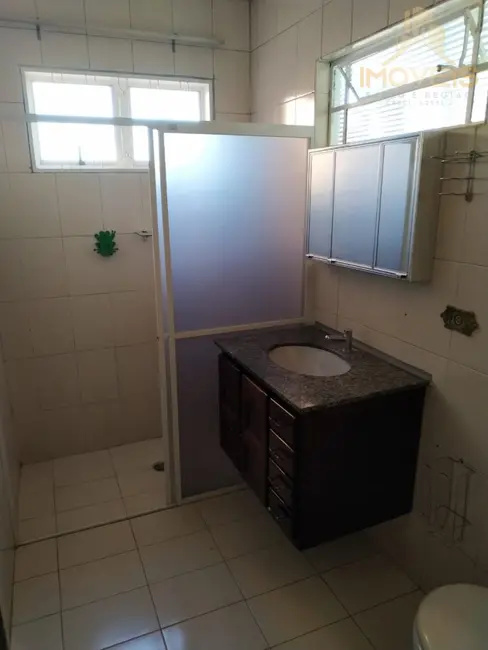 Foto 2 de Sobrado com 4 quartos para alugar, 380m2 em Vila Falcão, Bauru - SP