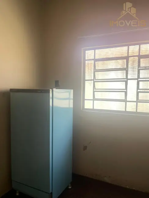 Foto 4 de Casa com 2 quartos à venda, 400m2 em Vila Camargo, Bauru - SP