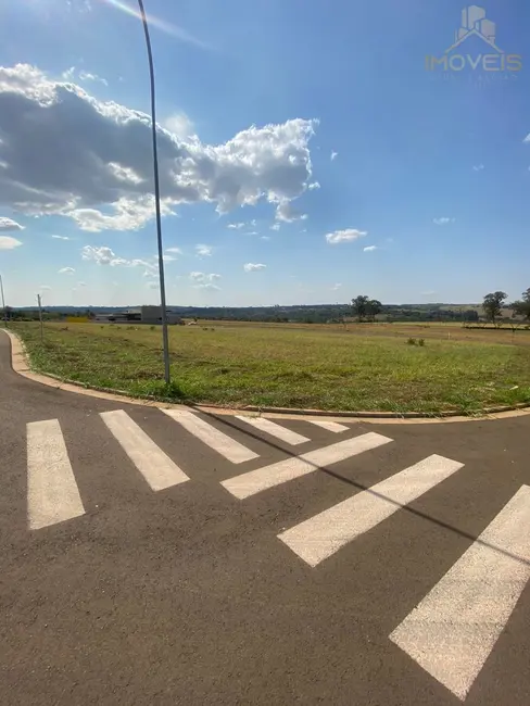 Foto 1 de Terreno / Lote à venda, 459m2 em Piratininga - SP
