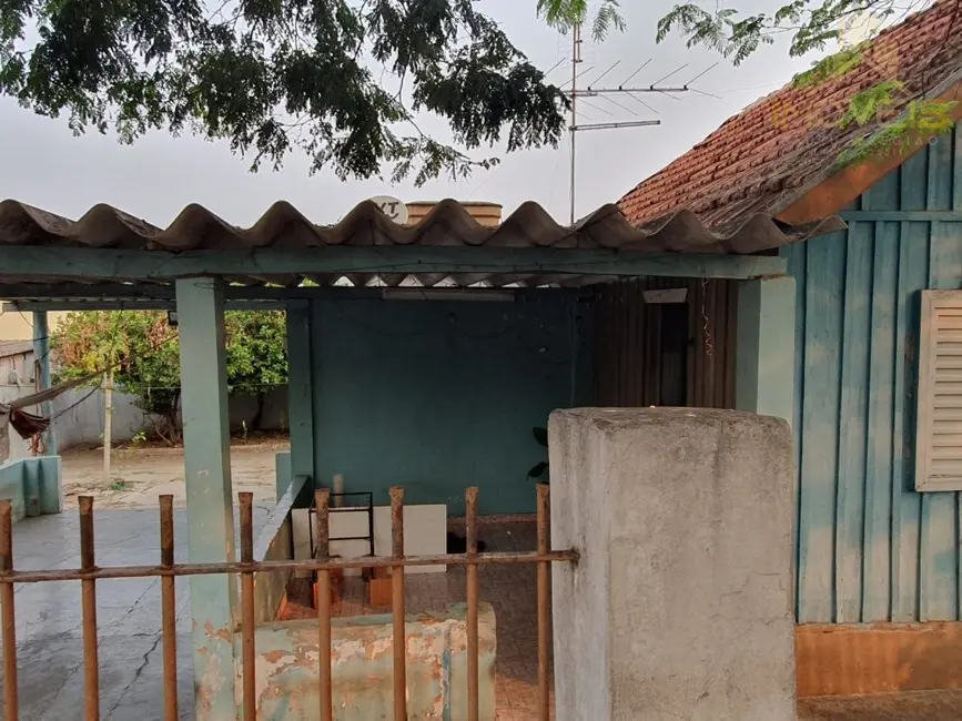 Foto 1 de Casa com 2 quartos à venda, 180m2 em Vila Giunta, Bauru - SP