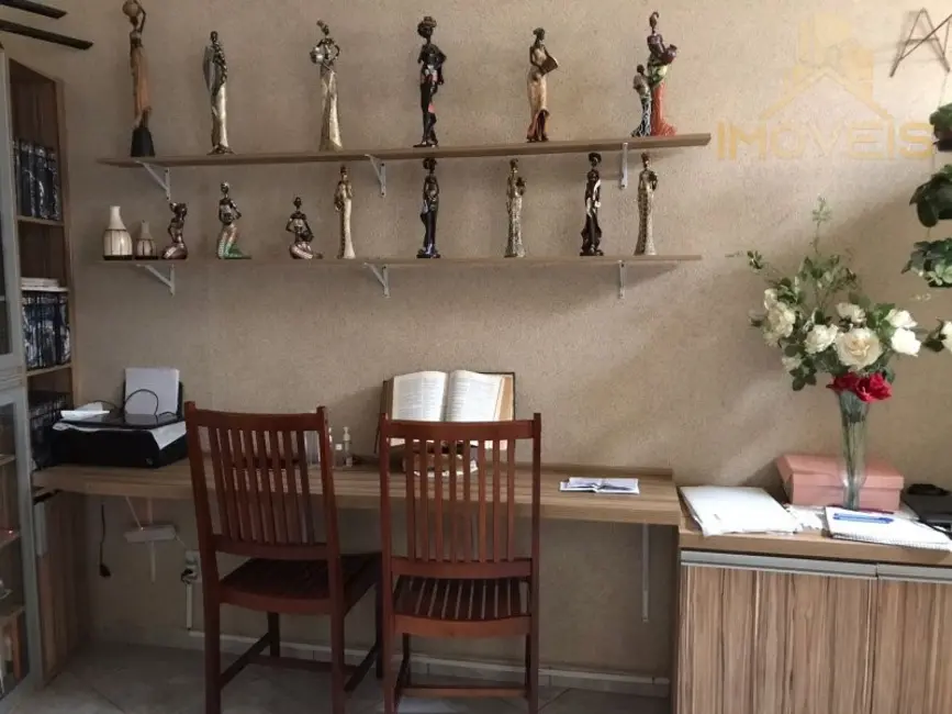 Foto 9 de Casa com 4 quartos à venda, 148m2 em Residencial Vanessa, Bauru - SP