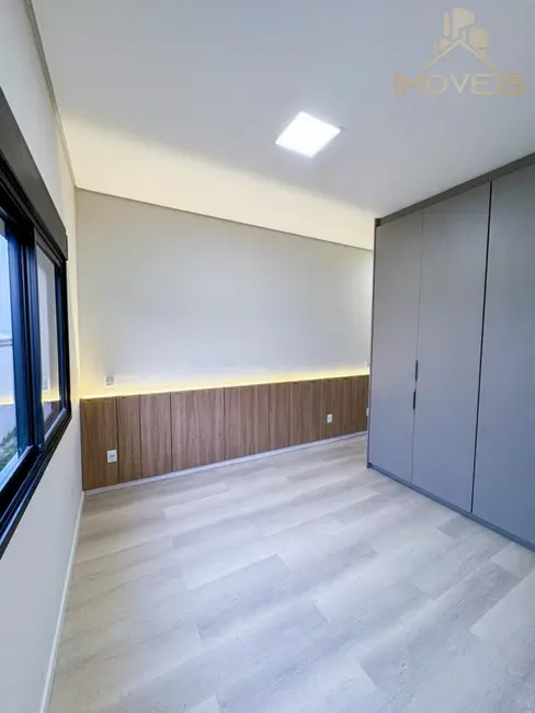 Casa de Condomínio com 3 quartos à venda, 275m2 em Piratininga - SP - imagem 6 Foto 6 de Casa de Condomínio com 3 quartos à venda, 275m2 em Piratininga - SP