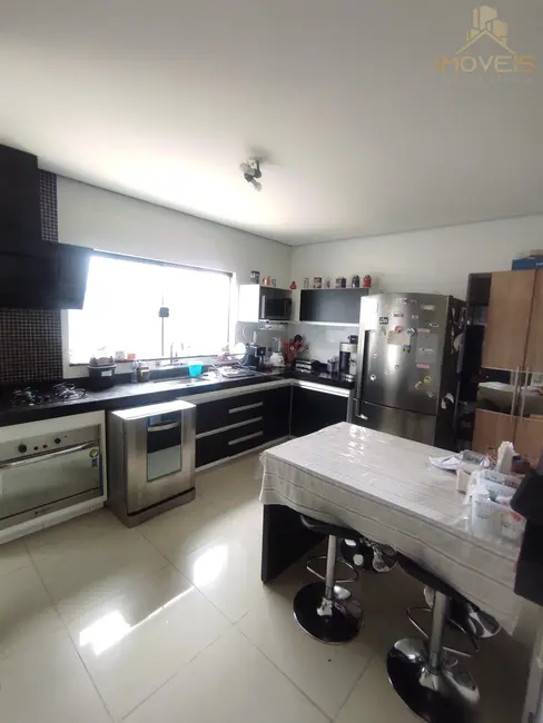 Casa de Condomínio com 3 quartos à venda, 220m2 em Quinta Ranieri, Bauru - SP - imagem 5 Foto 5 de Casa de Condomínio com 3 quartos à venda, 220m2 em Quinta Ranieri, Bauru - SP