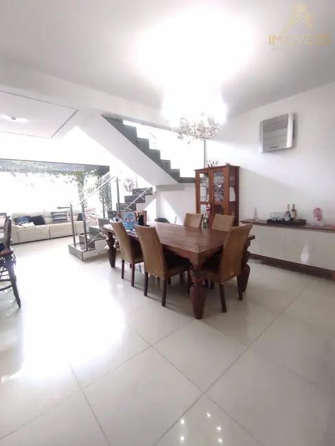 Casa de Condomínio com 3 quartos à venda, 220m2 em Quinta Ranieri, Bauru - SP - imagem 3 Foto 3 de Casa de Condomínio com 3 quartos à venda, 220m2 em Quinta Ranieri, Bauru - SP