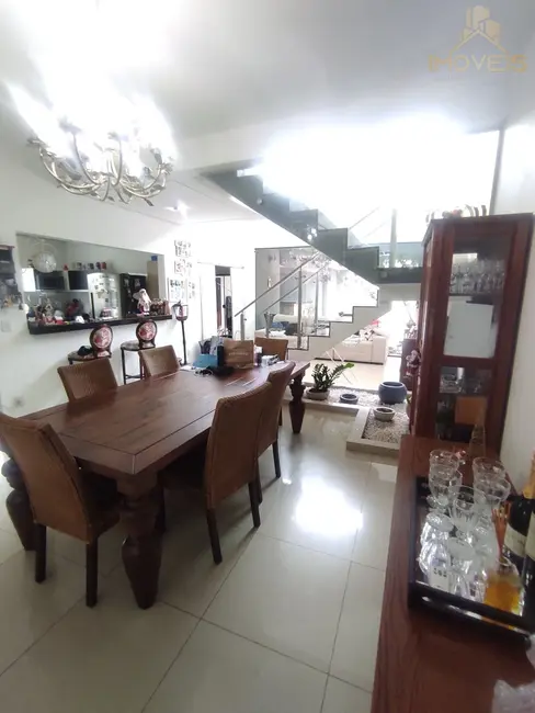 Casa de Condomínio com 3 quartos à venda, 220m2 em Quinta Ranieri, Bauru - SP - imagem 6 Foto 6 de Casa de Condomínio com 3 quartos à venda, 220m2 em Quinta Ranieri, Bauru - SP