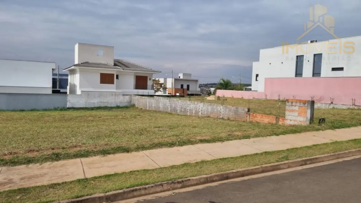 Foto 1 de Terreno / Lote à venda, 300m2 em Bauru - SP