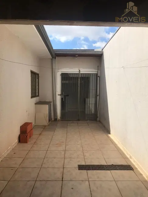 Casa com 2 quartos para alugar, 190m2 em Jardim Solange, Bauru - SP - imagem 5 Foto 5 de Casa com 2 quartos para alugar, 190m2 em Jardim Solange, Bauru - SP