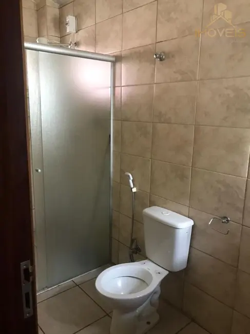Casa com 2 quartos para alugar, 190m2 em Jardim Solange, Bauru - SP - imagem 8 Foto 8 de Casa com 2 quartos para alugar, 190m2 em Jardim Solange, Bauru - SP