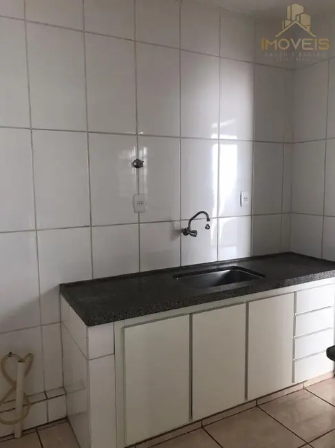 Casa com 2 quartos para alugar, 190m2 em Jardim Solange, Bauru - SP - imagem 9 Foto 9 de Casa com 2 quartos para alugar, 190m2 em Jardim Solange, Bauru - SP